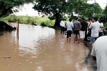 कासार पिंपळगावातील पुरात अडकलेले 30 जण सुखरुप