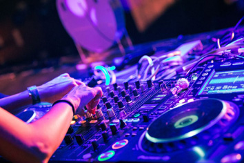 शेवगावात गणेश विसर्जन मिरवणुकीत डीजेचा दणदणाट